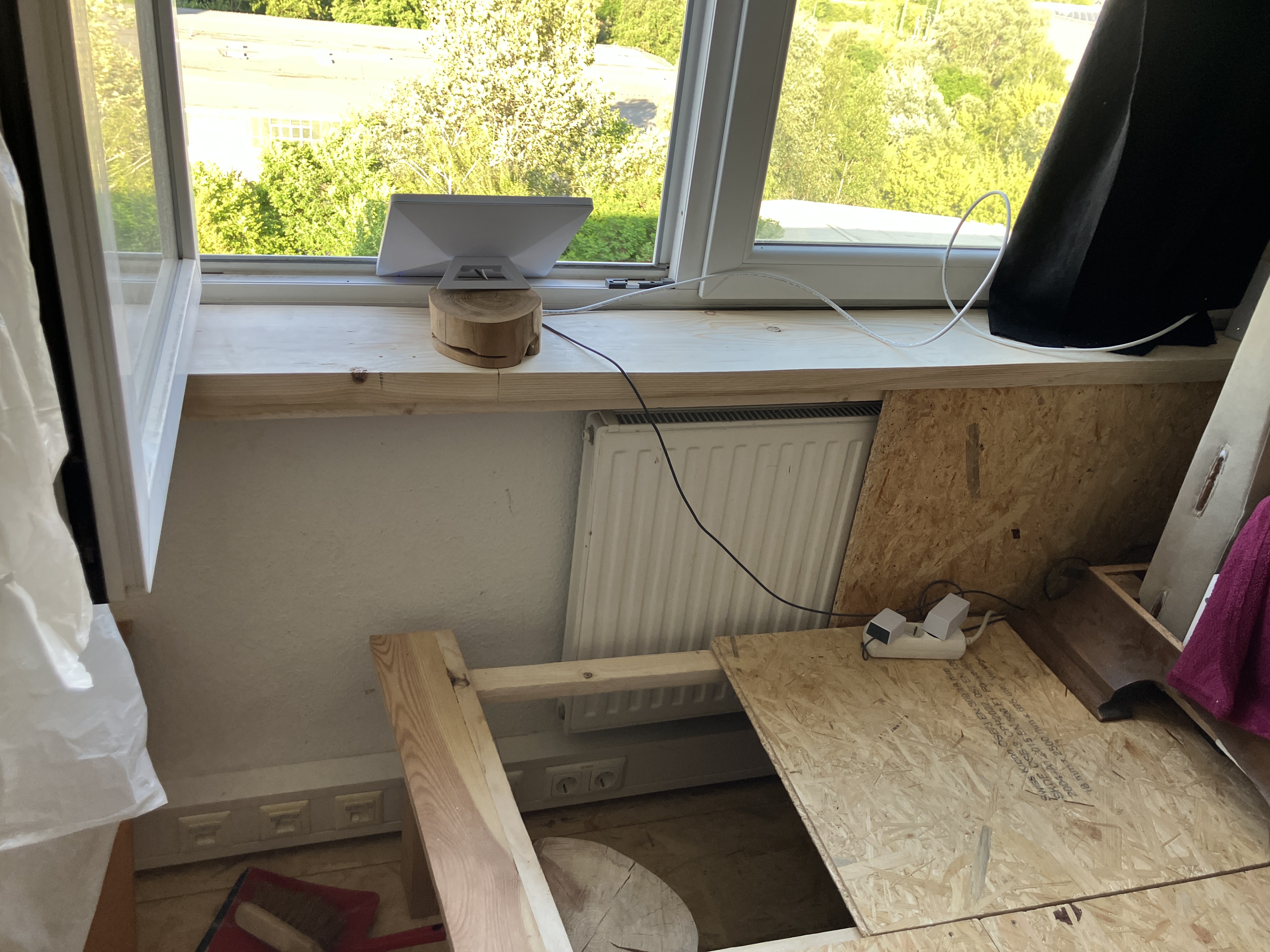 Seitenwand und Fensterbrett